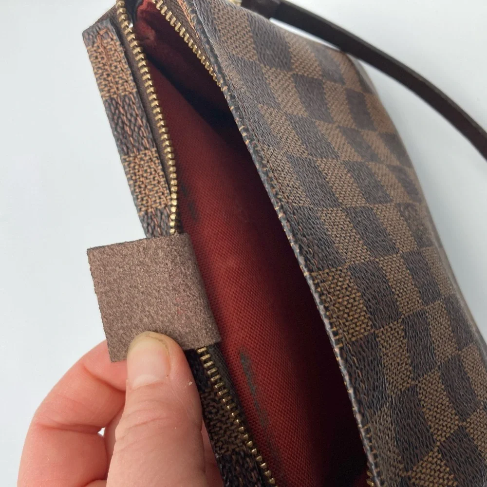 LOUIS VUITTON DAMIER EBENE MAKE UP POUCHETTE BAG